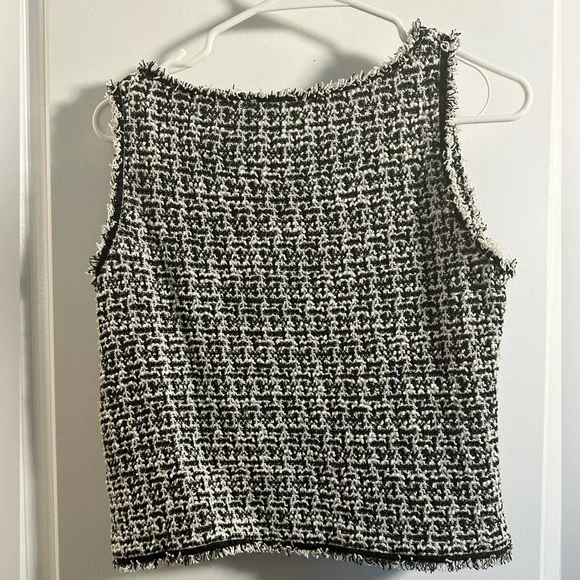 3/$10!!! Max Studio Black and White Tweed Sleeveless Top with Fringe Hem - Picture 2 of 6